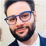 Docente di lingua impartisce lezioni (anche altre materie) personalizzate